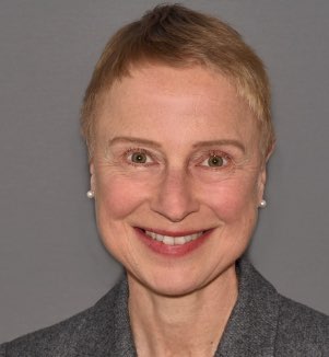Dr. Katja von Baum MBSR-Lehrerin (in Ausbildung), Yoga-Lehrerin (in Ausbildung), Kunstwissenschaftlerin