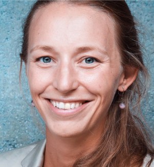 Katja Köhler Katja Köhler, Zertifizierte MBSR Lehrerin (Institut für Achtsamkeit), Yoga Lehrerin (in Ausbildung), arbeitnehmerorientierte Organisationsberaterin